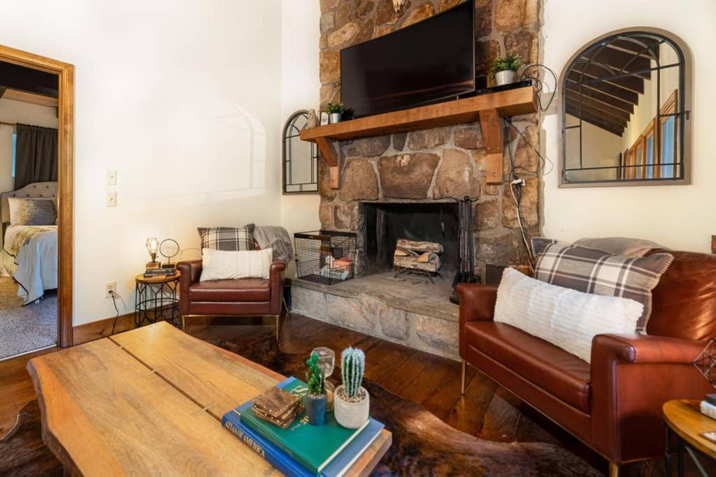 A Smoky Mountains Retreat - Chalet De Montagne Villa Gatlinburg Exterior photo
