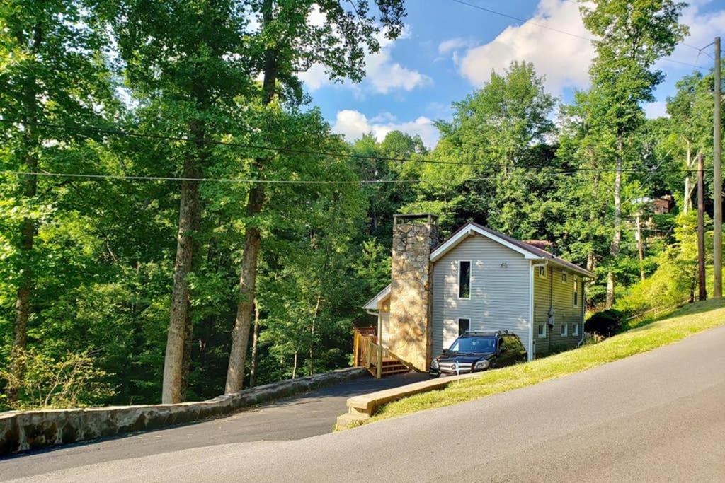 A Smoky Mountains Retreat - Chalet De Montagne Villa Gatlinburg Exterior photo
