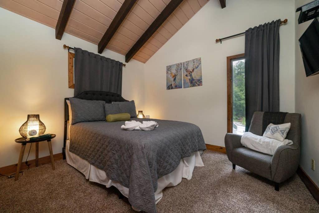 A Smoky Mountains Retreat - Chalet De Montagne Villa Gatlinburg Exterior photo